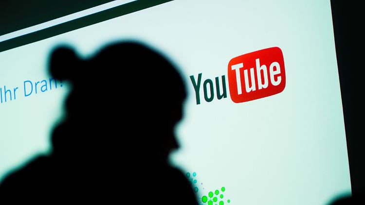 Youtube-Chefin Susan Wojcicki kündigt "einen neuen Ansatz für Werbung auf YouTube" an, damit "Anzeigen nur dort laufen, wo sie auch laufen sollen".
