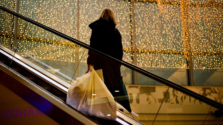Online, größerer Handel oder kleiner Kaufmann: Jeder blickt anders auf das Weihnachtsgeschäft - nicht alle frohlocken.