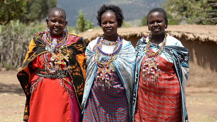 Die Massai leben zwischen Tradition und Moderne.