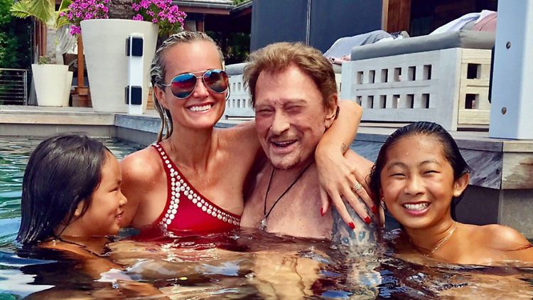 Familie Hallyday: Johnny und Laeticia mit den beiden Adoptivtöchtern Jade und Joy im Urlaub.