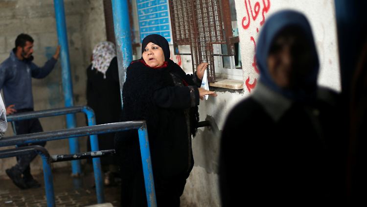 Im Gazastreifen helfen die UN - wie hier im Al-Shati-Flüchtlingslager - den Menschen bei der Lebensmittelversorgung.