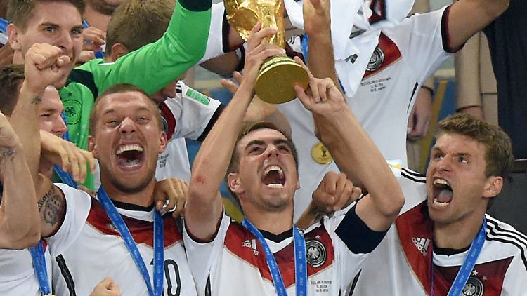 Philipp Lahm führte das DFB-Team als Kapitän zum WM-Triumph 2014. Es war die Krönung seiner titelreichen Karriere.