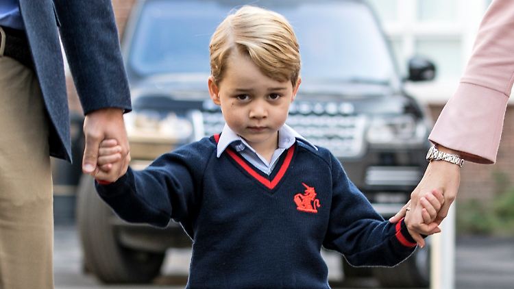 Lammfromm? Man weiß es nicht. Aber beim Krippenspiel gab PrinZ George das Schaf.