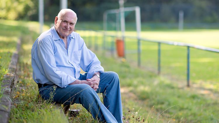 Heinz Florian Oertel, der "rasende Reporter des DDR-Sports", wird am 11. Dezember 2017 auch schon 90 Jahre alt. Ihn kann man guten Gewissens als "munter" bezeichnen.