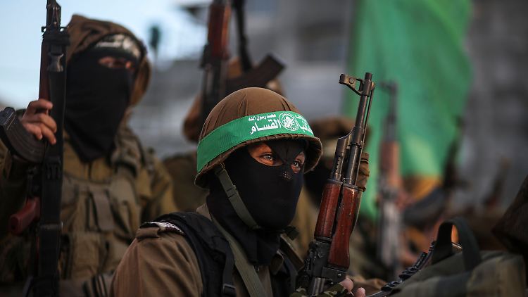Mitglieder der Kassam-Brigade, dem bewaffneten Arm der Hamas, bei einer Demonstration in Gaza. 