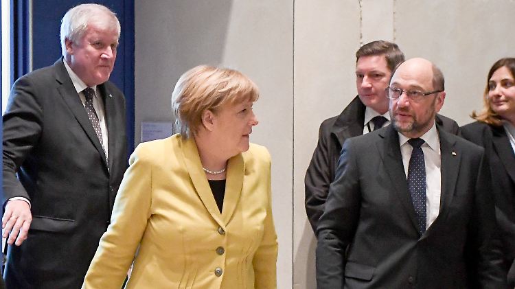 Sieht man bald wohl wieder häufiger zusammen auf Fotos: Horst Seehofer (CSU), Angela Merkel (CDU) und Martin Schulz (SPD