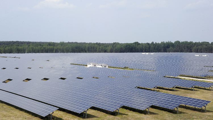 Solaranlage in Jocksdorf (Brandenburg), die von der Firma Phoenix Solar betrieben wird.