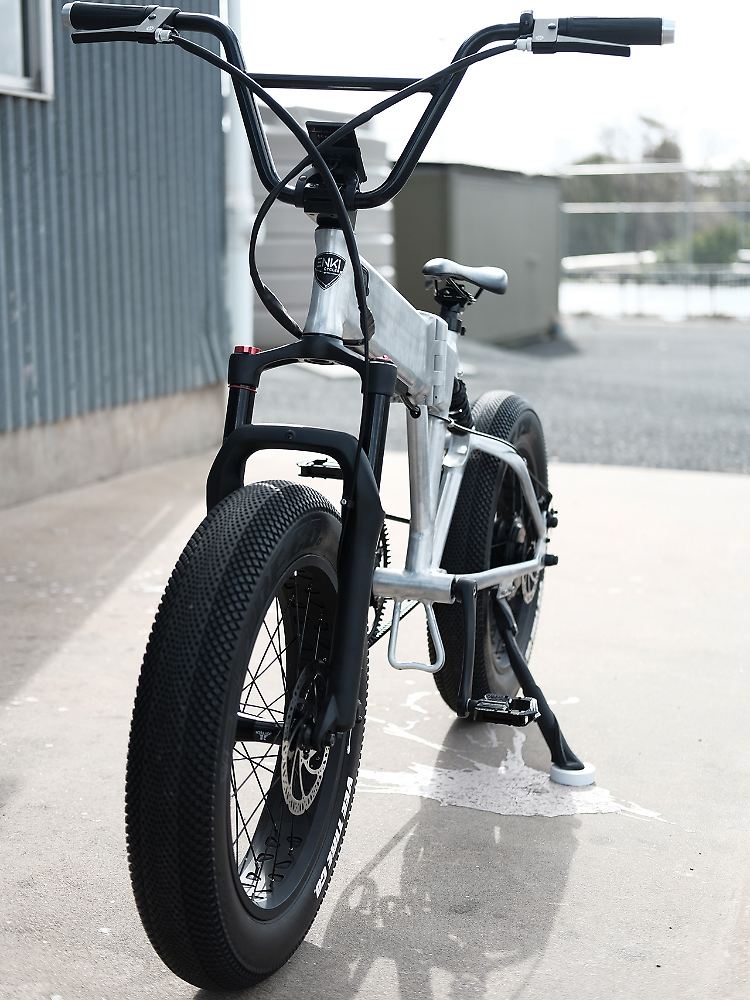 Mehr als 24 Kilogramm bringt das Billy auf die Waage.