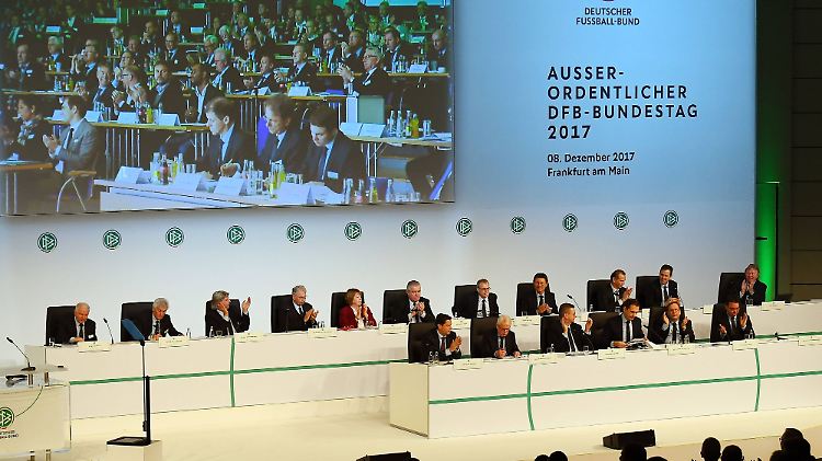 Beiim DFB-Bundestag wurden alle Vorschläge und Vorhaben artig abgenickt.