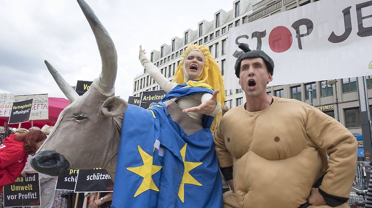 Bereits im Juli hatte es gegen das Freihandelsabkommen Jefta Proteste gegeben.