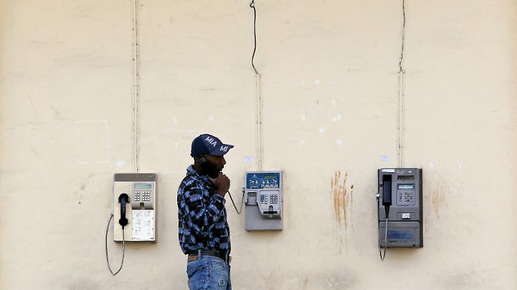 Die Zahl der aktiven Mobilfunkverträge stieg seit 2008 von 331.000 auf etwa vier Millionen.