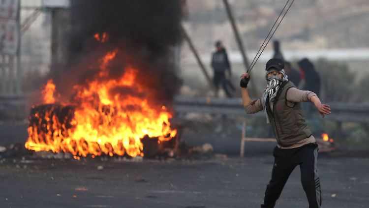 Auch in Nablus im Westjordanland gingen die Proteste gegen USA und Israel weiter.