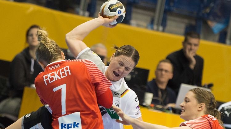 Das DHB-Team zeigte eine schwache Offensivleistung - hier Kapitänin Anna Loerper.