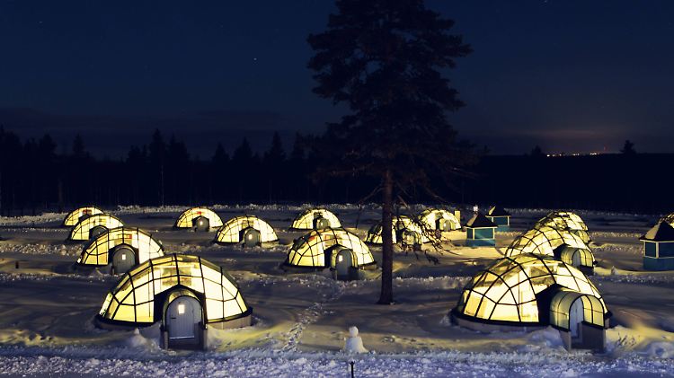 Fantastischer Anblick: die Glas-Iglus in Kakslauttanen.