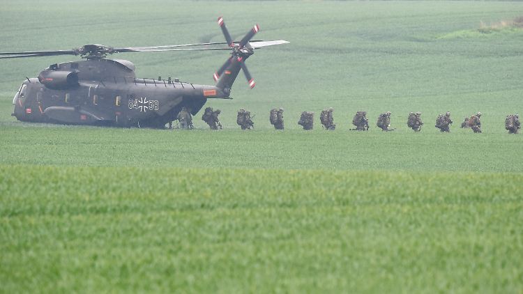 Militärische Zusammenarbeit: 25 EU-Staaten legen ihre Kräfte - und ihre Kosten - zusammen.