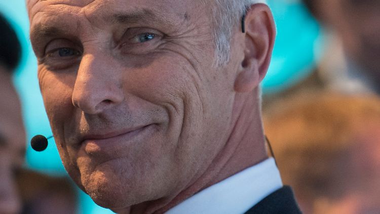 Im eigenen Konzern hat Müller die Weichen längst Richtung Elektroantrieb und digitale Verkehrskonzepte gestellt. Nun treibt er auch die politische Debatte an. 