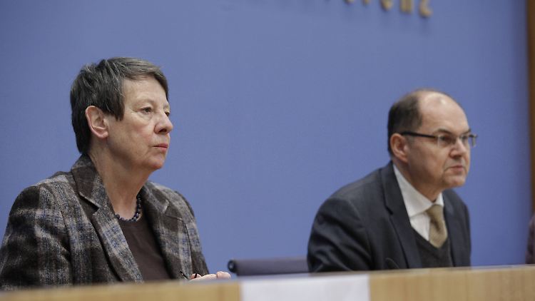 Der nächste Konflikt zwischen Hendricks (l.) und Schmidt (r.) kündigt sich an.