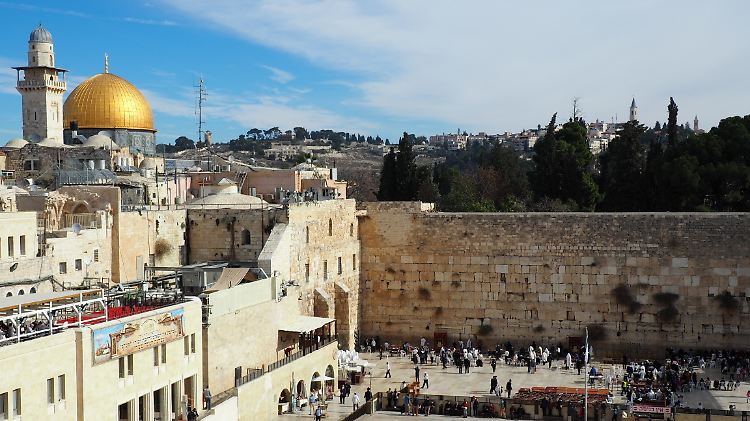 Wird die Klagemauer in Jerusalems Altstadt innerhalb einer künftigen Friedensregelung Teil Israels bleiben? Die PLO bezweifelt das.