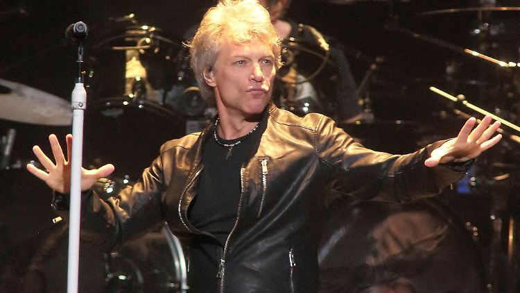 Frauenschwarm Jon Bon Jovi hat Grund zum Feiern: Seine Rockband wird in die Hall of Fame aufgenommen.
