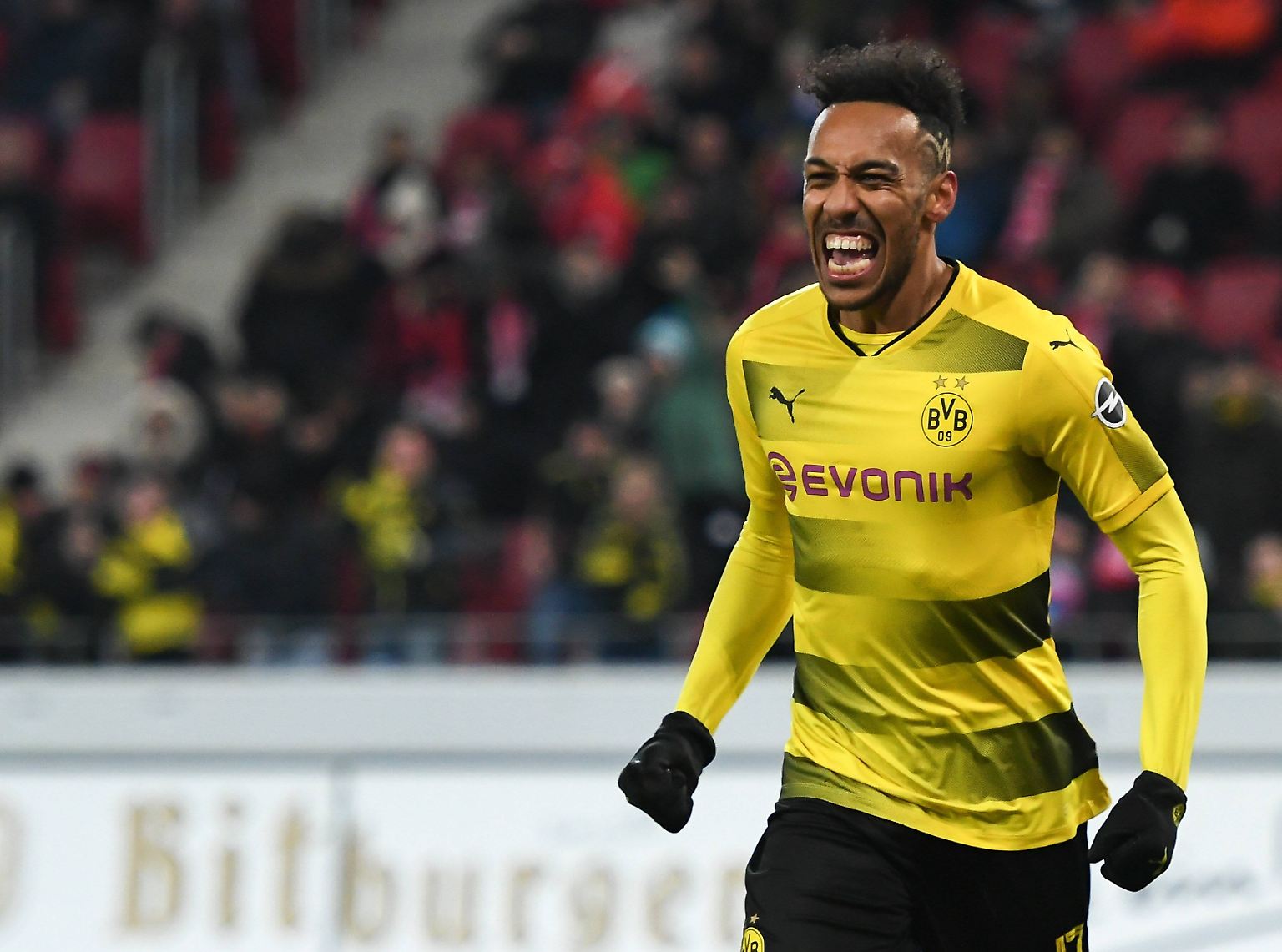 Pierre-Emerick Aubameyang verlässt Borussia Dortmund und wechselt zum FC Arsenal. Sportlich bitter für den BVB, sonst aber "business as usual". Eigentlich. Denn es gibt da eine unschöne Vorgeschichte.