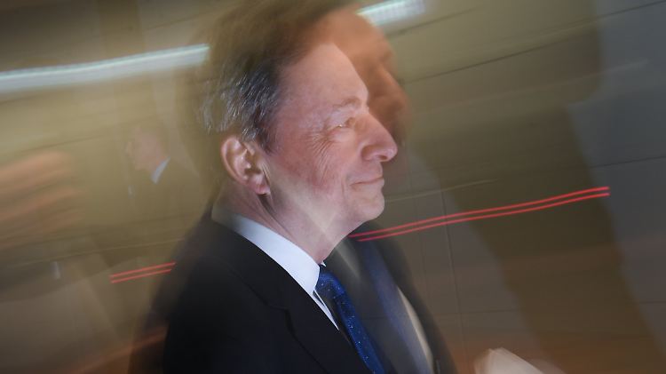 Mario Draghi hält die Geldschleusen weit geöffnet.