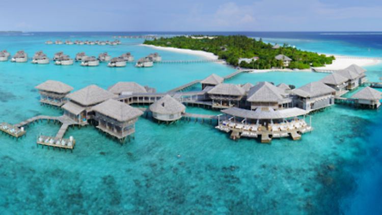 Luxushotel auf dem Wasser gebaut: Urlaub auf den Malediven heißt oft Urlaub in einem einzelnen Resort.