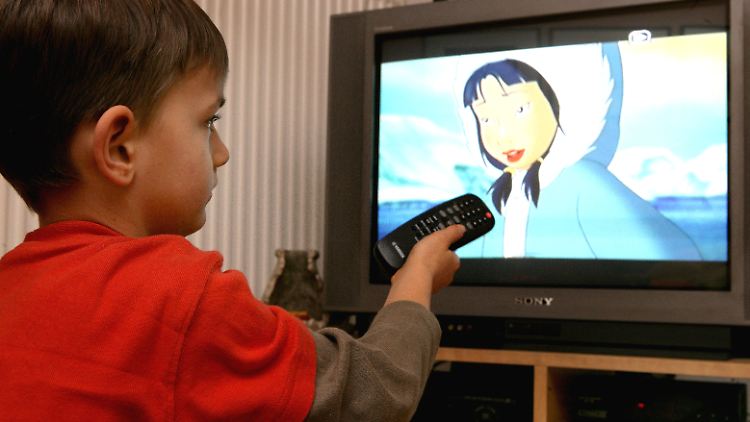 Fernsehen stört den Schlaf von Dreijährigen.
