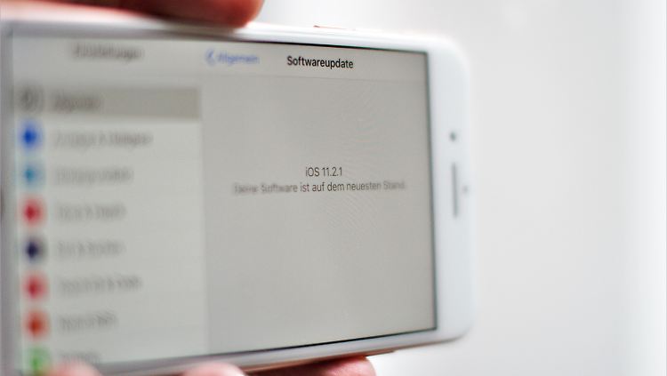 iOS 11.2.1 schließt Lücken und behebt Fehler.