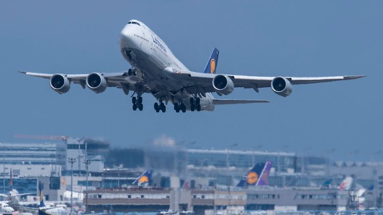 Der nationale Champion Deutsche Lufthansa kommt die Bundesregierung teurer als geplant zu stehen.