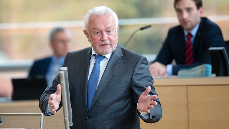 Kubicki war 25 Jahre lang Mitglied des Landtags Schleswig-Holstein.