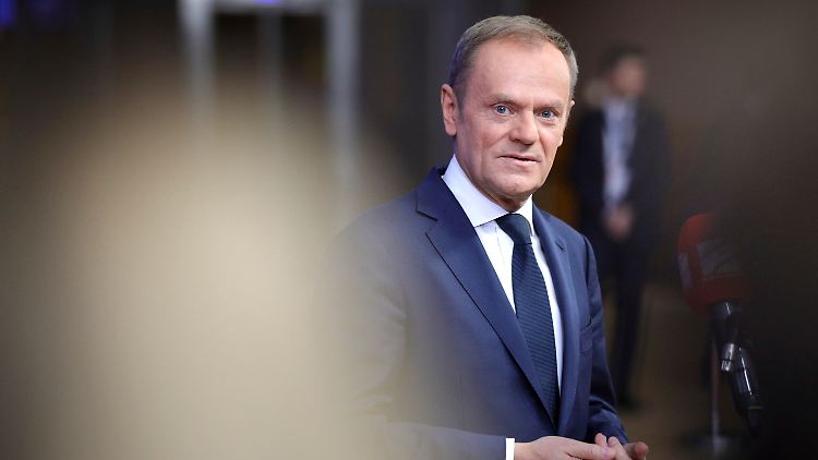 EU-Ratspräsident Donald Tusk teilt mit: Die Sanktionen gegen Russland werden verlängert.