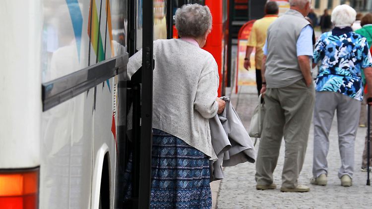 Vor allem Rentner machen sogenannte Kaffeefahrten mit.