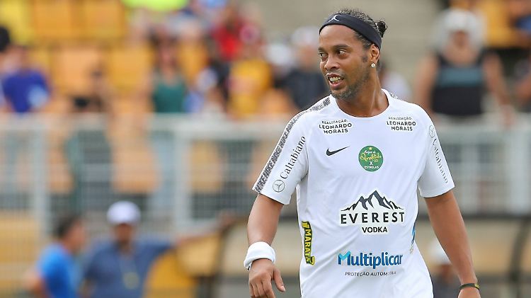 Offenbar peilt Ronaldinho eine Karriere in der Politik an.