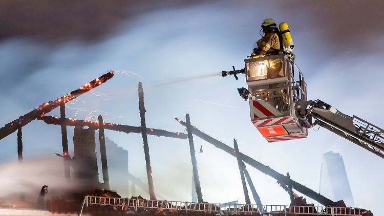 Hätten die Hauseigentümer von einer besonderen Feuergefährlichkeit des Handwerkers ausgehen müssen?