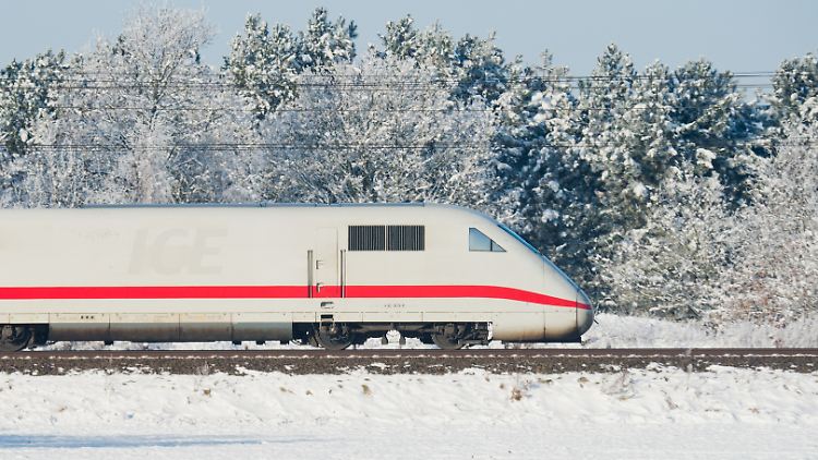 Durch den Wintereinbruch am vorigen Wochenende wurden laut Bahn 19 ICE durch Schnee und Eis stark beschädigt.