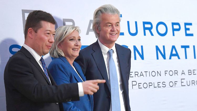 Rechtspolitiker unter sich: Tomio Okamura (l.), Marine Le Pen (m.) und Geert Wilders.