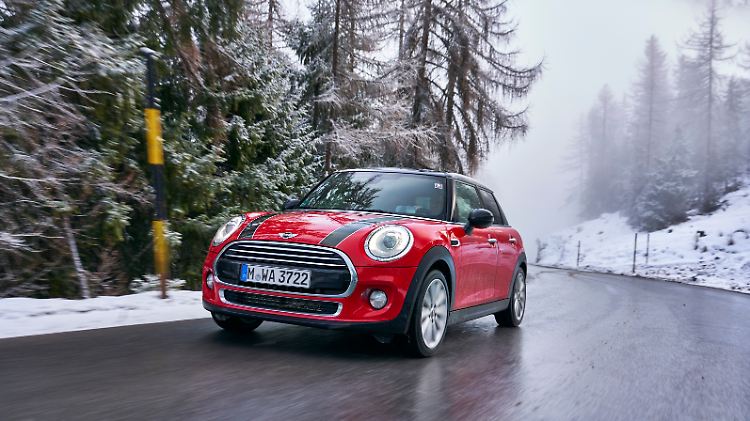 Mit dem neuen DCT schaltet der Mini deutlich schneller und wirkt noch eine Spur sportlicher.