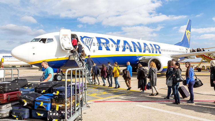 Ryanair will Gewerkschaften für Piloten anerkennen - und auch für die Flugbegleiter.