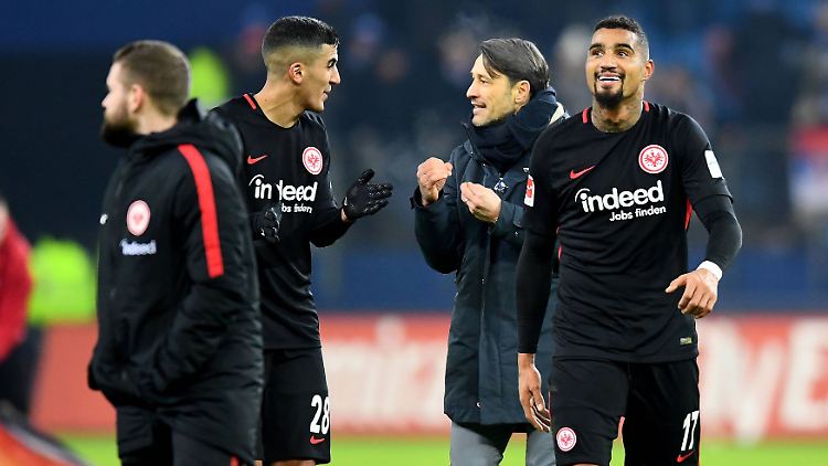 Niko Kovac pflegt einen freundschaftlichen Umgang mit seinen Spielern - das erdete auch "Enfant terrible" Boateng (r.).