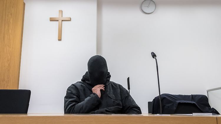 Der Angeklagte Thomas B. soll seit Mitte der Neunzigerjahre fünf Jungen insgesamt mindestens hundert Mal missbraucht haben.