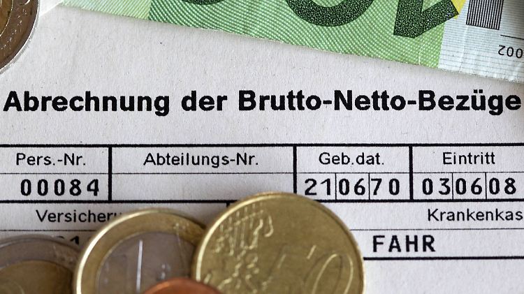 Der gesetzliche Mindestlohn steigt ab 1. Januar auf 9,82 Euro pro Stunde. 