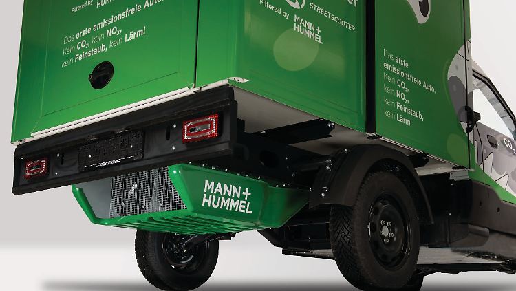 Der Feinstaubsauger unter dem DHL Streetscooter.