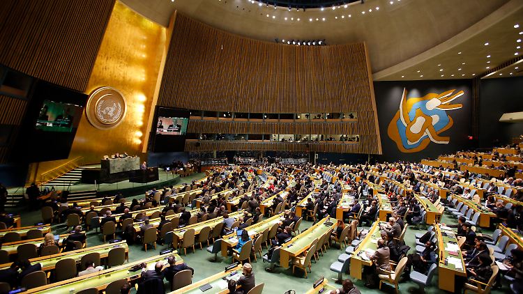 Mit großer Mehrheit nimmt die UN-Vollversammlung die Resolution zum Status Jerusalems an.