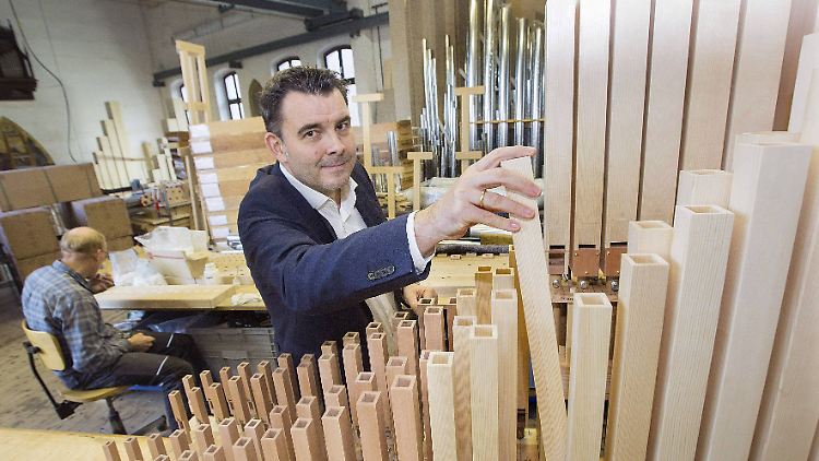 400 Orgelbaubetriebe gibt es allein in Deutschland, Philipp Klais ist der Leiter von einem.