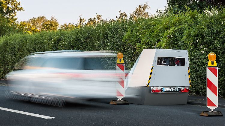 Der sogenannte "Enforcement Trailer" ist eine der letzten Innovationen, um Verkehrssünder zu erwischen.