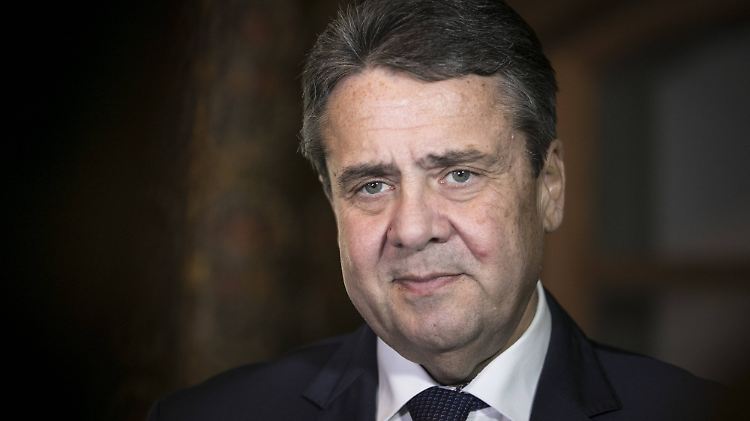 Der Bund sollte finanzielle Anreize setzen für die Aufnahme von Flüchtlingen, sagt Gabriel.
