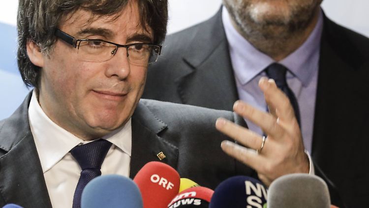 Kataloniens entmachteter Regierungschef Carles Puigdemont will zurück nach Katalonien - auch wenn es nicht unabhängig ist.