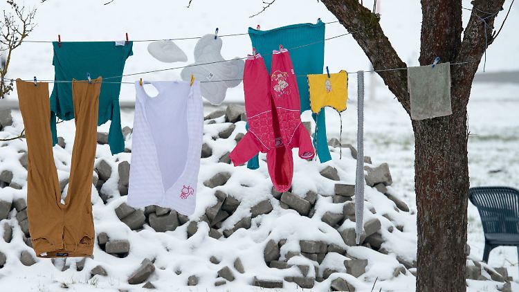 Wäsche, so der Aberglaube, sollte erst wieder nach dem 6. Januar gewaschen und aufgehängt werden.