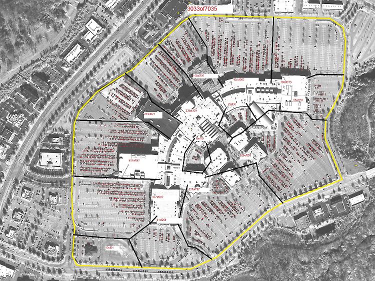 Marktforschung auf amerikanisch: In den Wochen vor Thanksgiving beginnen Fachleute damit, die Auslastung der Parkplätze landesweit anhand von Satellitenbildern auszuwerten. Im Bild das Einkaufszentrum "Mall of Georgia" in Buford im US-Bundesstaat Georgia.