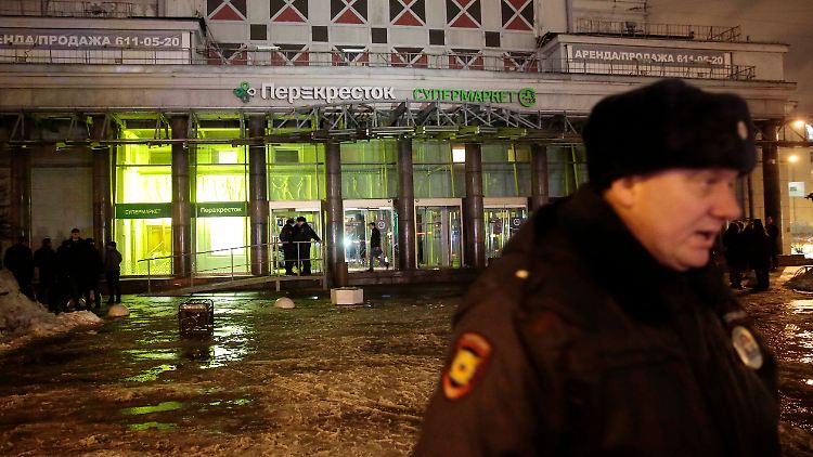 Medien berichten, die Explosion habe sich in einem Schließfach ereignet.